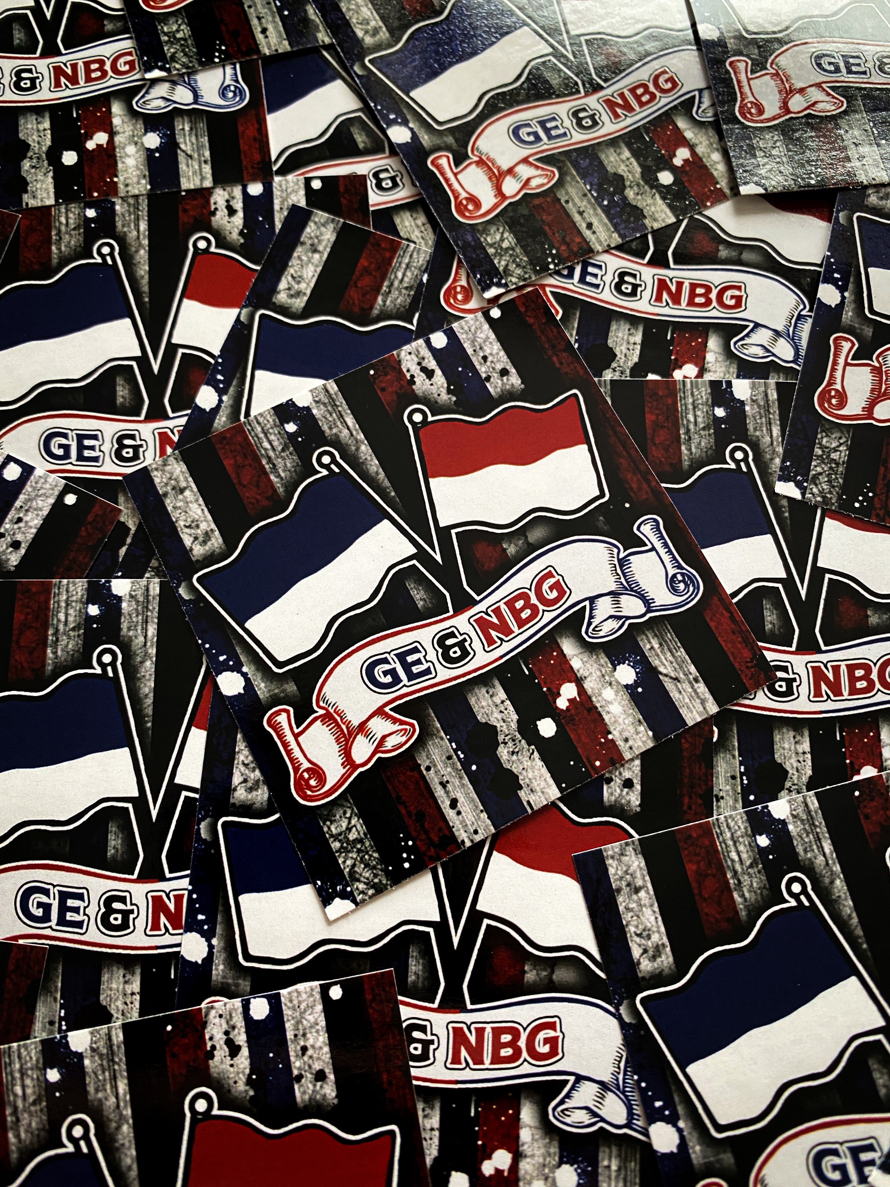 Fahne Nürnberg–Gelsenkirchen – 'In Fester Freundschaft' – 90 X 150 Cm, Aus 100 % Polyester, Mit 2 Ösen Fahne Nürnberg–Gelsenkirchen – 'In Fester Freundschaft' – 90 X 150 Cm, Aus 100 % Polyester, Mit 2 Ösen